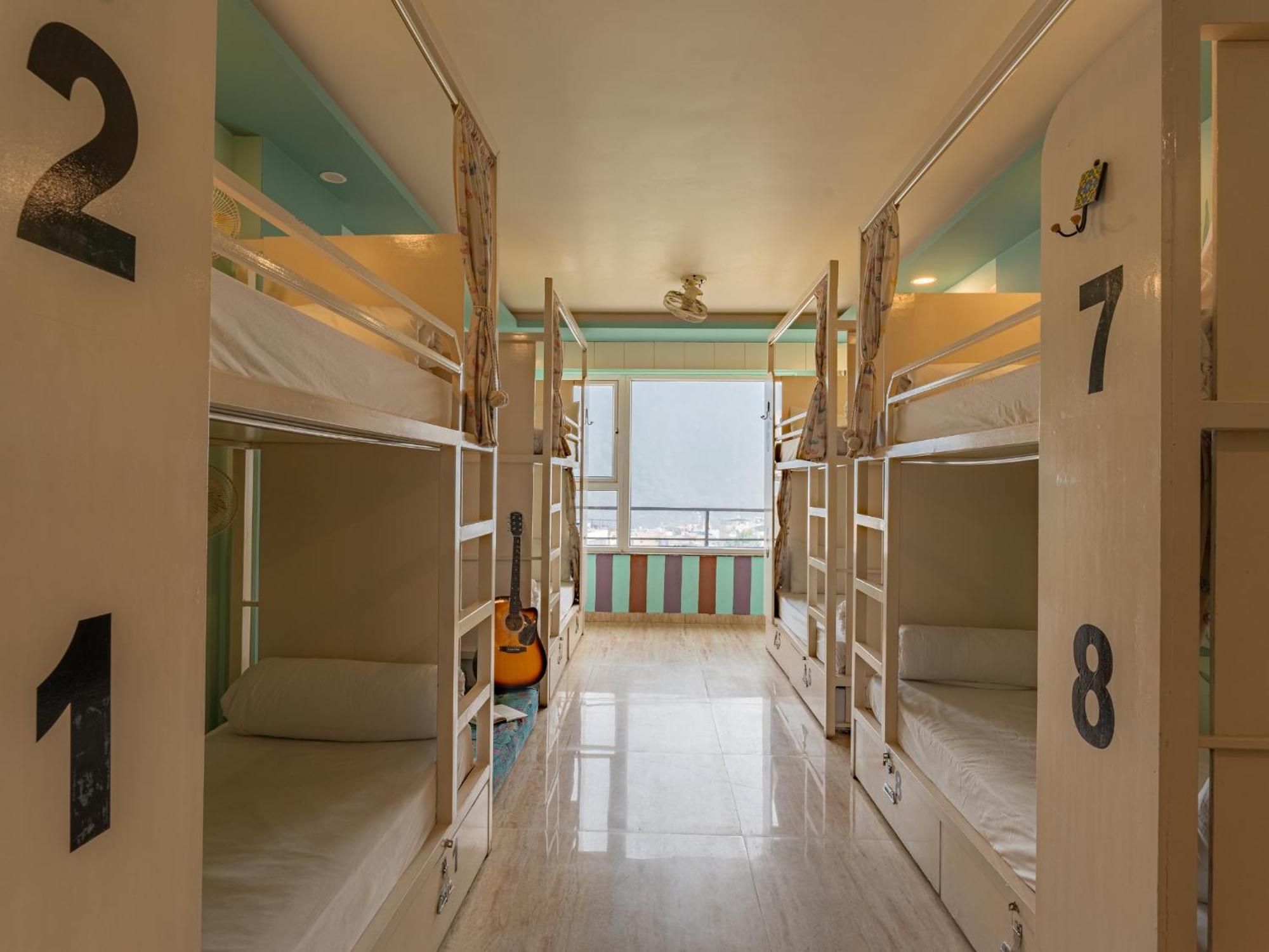 Moustache Rishikesh Luxuria Hostel ภายนอก รูปภาพ