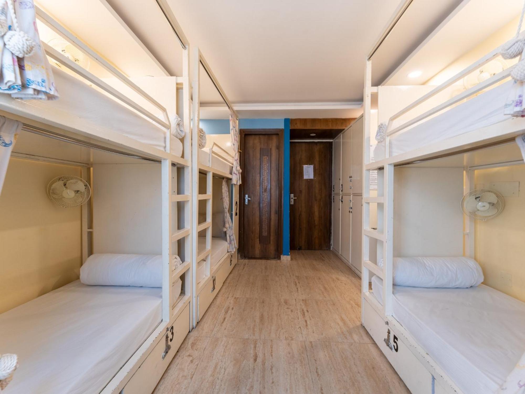 Moustache Rishikesh Luxuria Hostel ภายนอก รูปภาพ