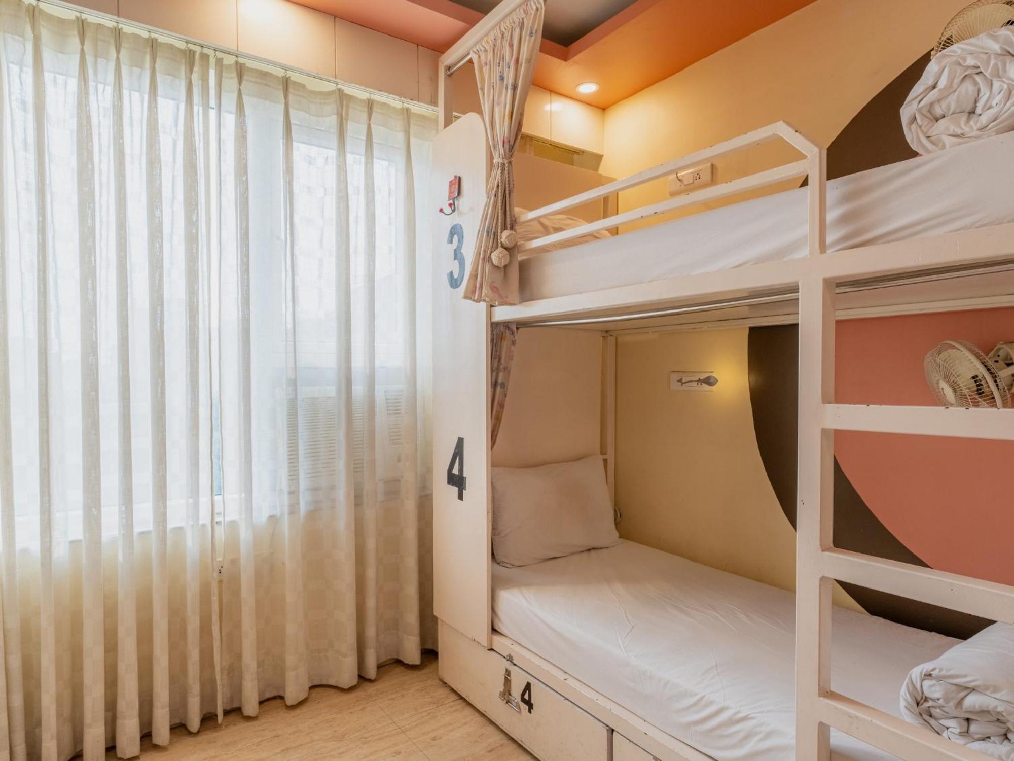 Moustache Rishikesh Luxuria Hostel ภายนอก รูปภาพ