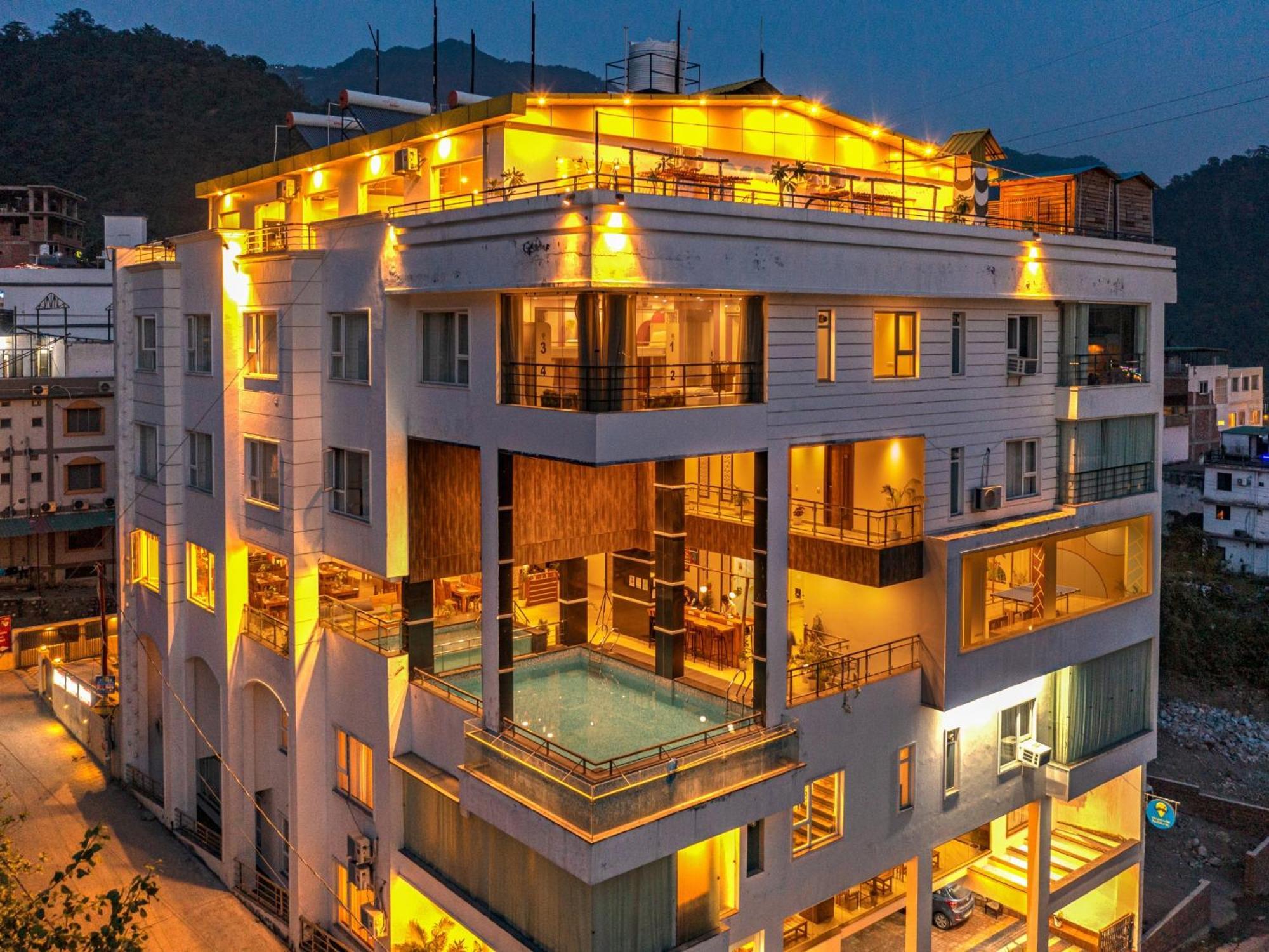 Moustache Rishikesh Luxuria Hostel ภายนอก รูปภาพ