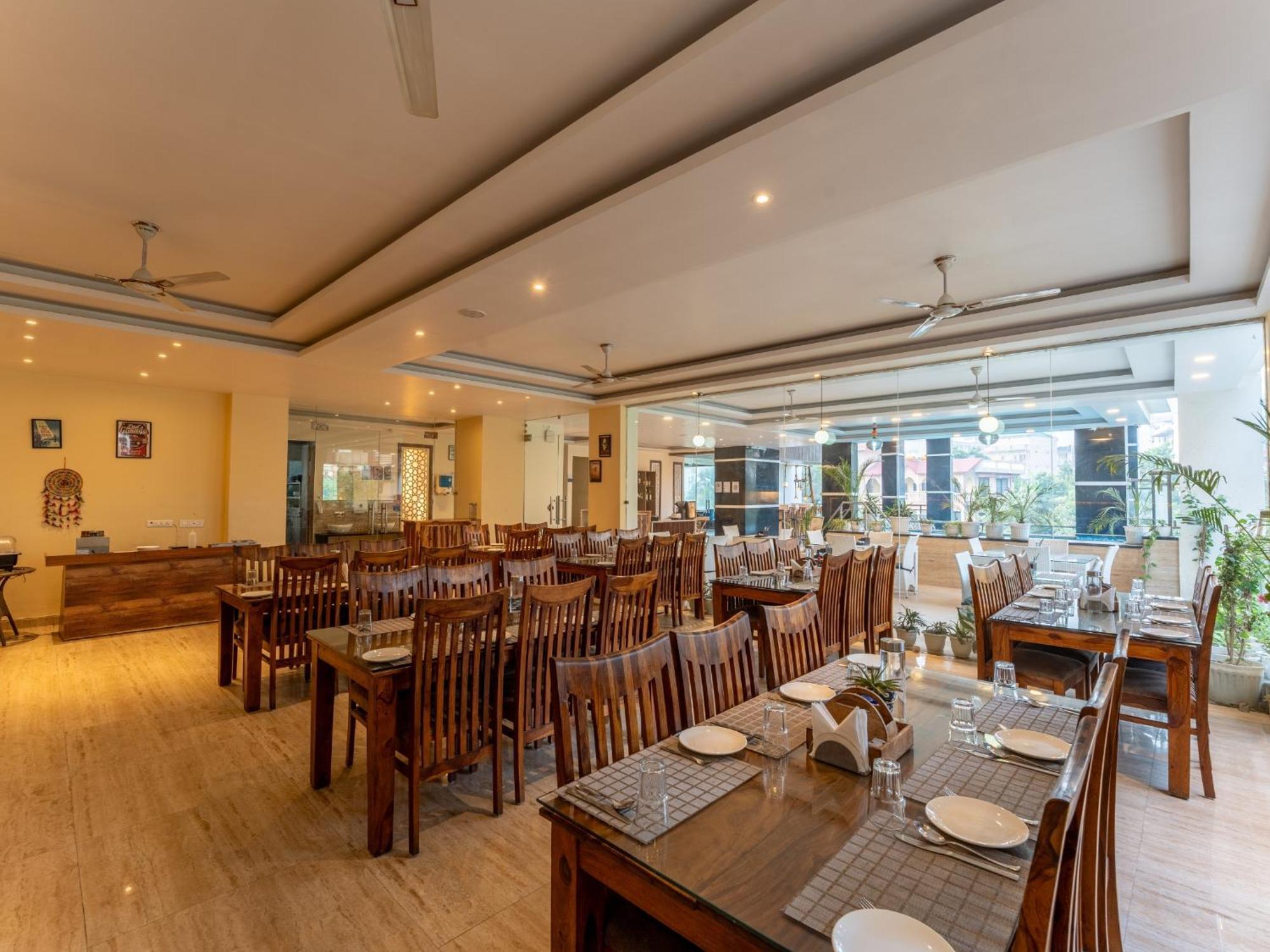 Moustache Rishikesh Luxuria Hostel ภายนอก รูปภาพ