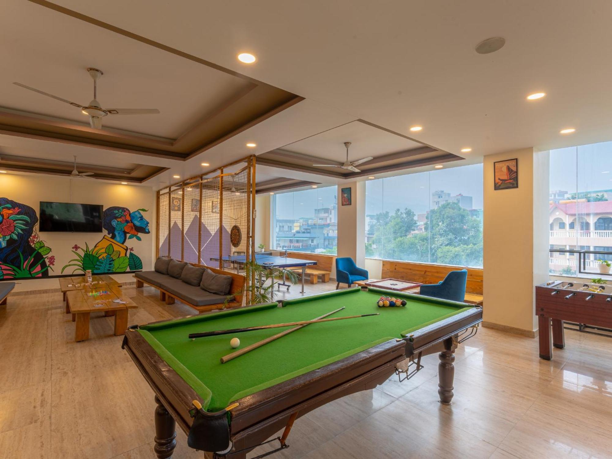 Moustache Rishikesh Luxuria Hostel ภายนอก รูปภาพ