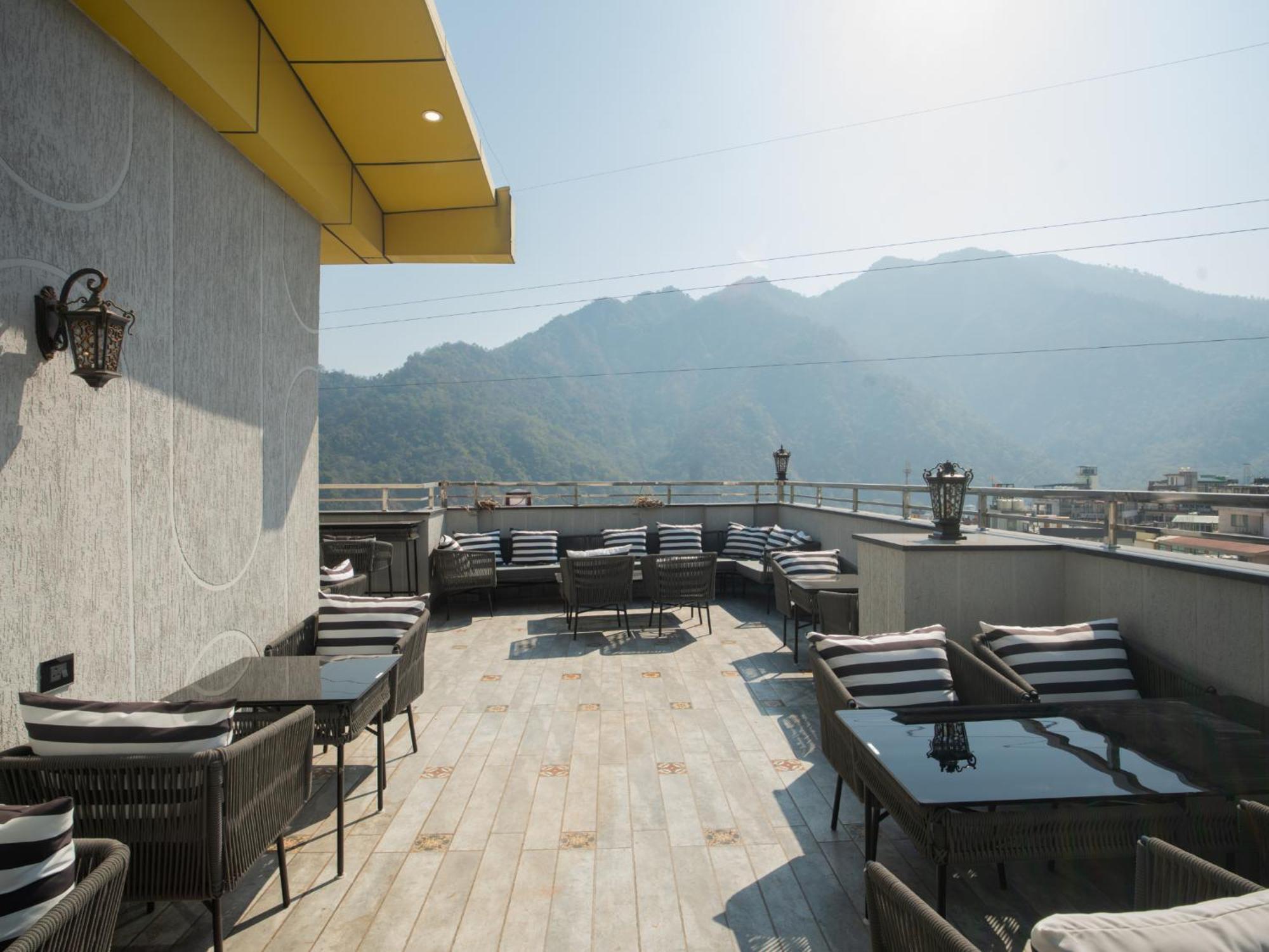 Moustache Rishikesh Luxuria Hostel ภายนอก รูปภาพ